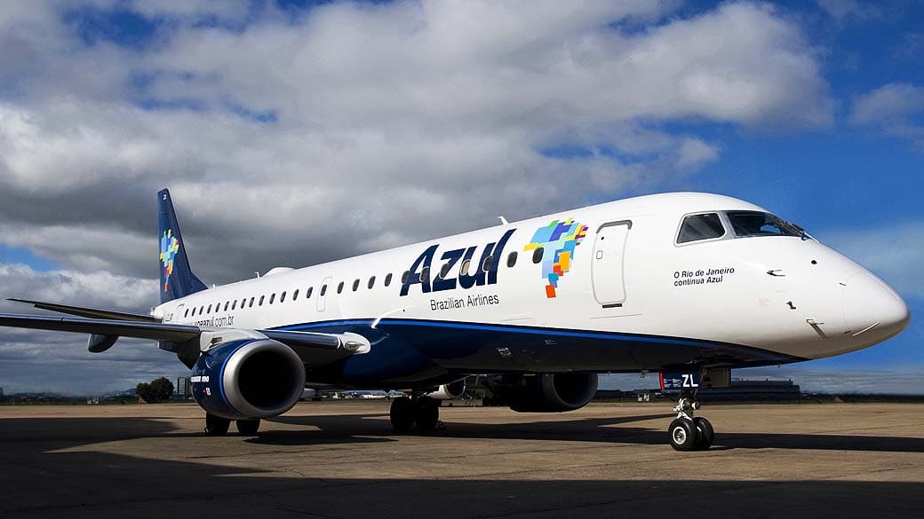Avião faz pouso de emergência por problema na turbina no Rio de Janeiro