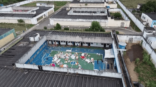 Operação apreende 14 celulares em celas do Conjunto Penal de Jequié
