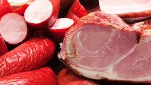 Estudo revela que reduzir consumo de carne processada pode prevenir demência e doenças crônicas