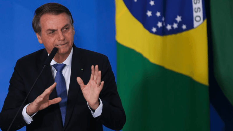 Bolsonaro acumula casos sob suspeita de corrupção