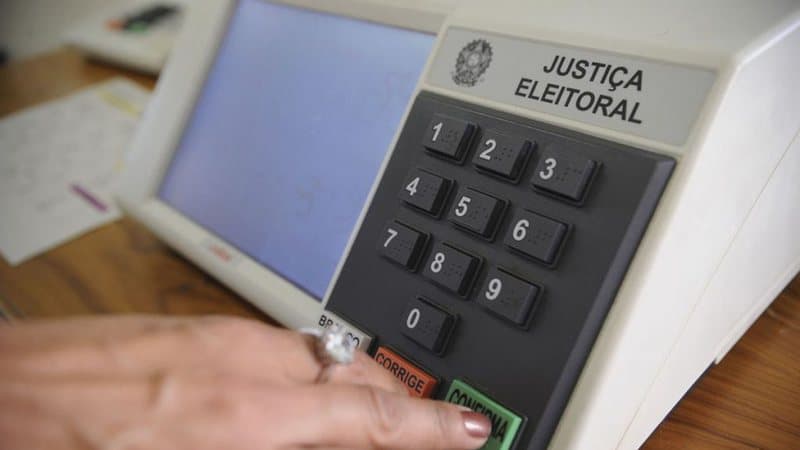 Eleitor baiano é condenado à prisão após divulgar voto na urna eletrônica