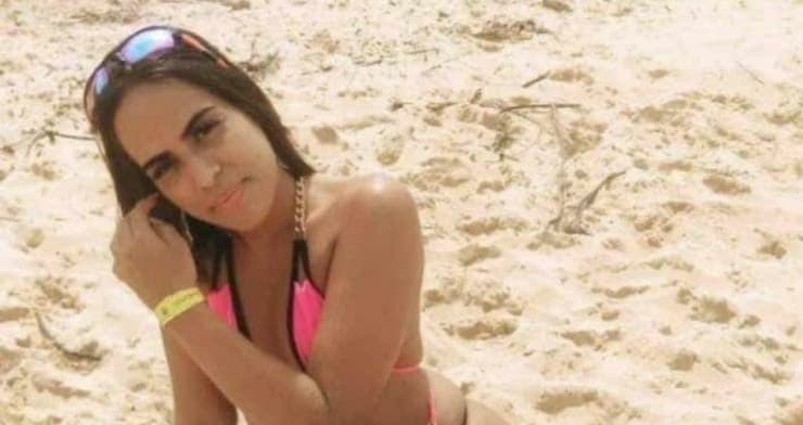 Garota é atropelada e morre ao atravessar rua distraída com celular em frente a uma casa noturna na Bahia