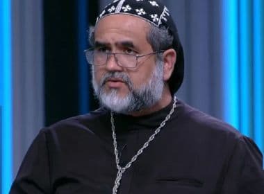 Padre Kelmon disfarçou mal e usou roupas e acessórios errados, dizem especialistas