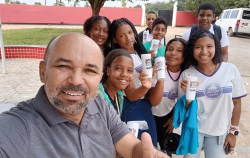 Ibirataia: Vereador Márcio Fatel homenageia estudantes da rede municipal