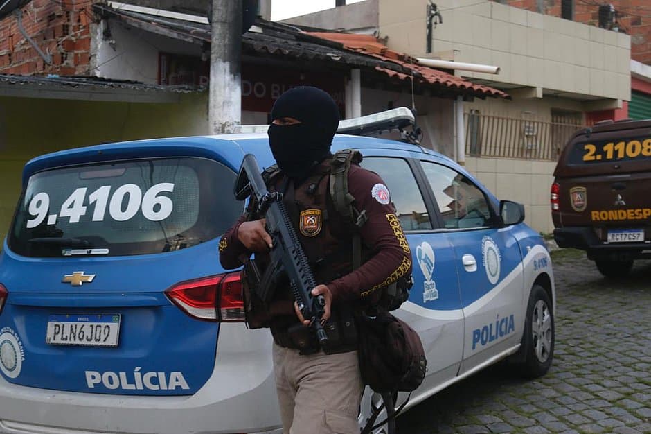 Tiroteio na Ufba: homens armados fizeram funcionários reféns