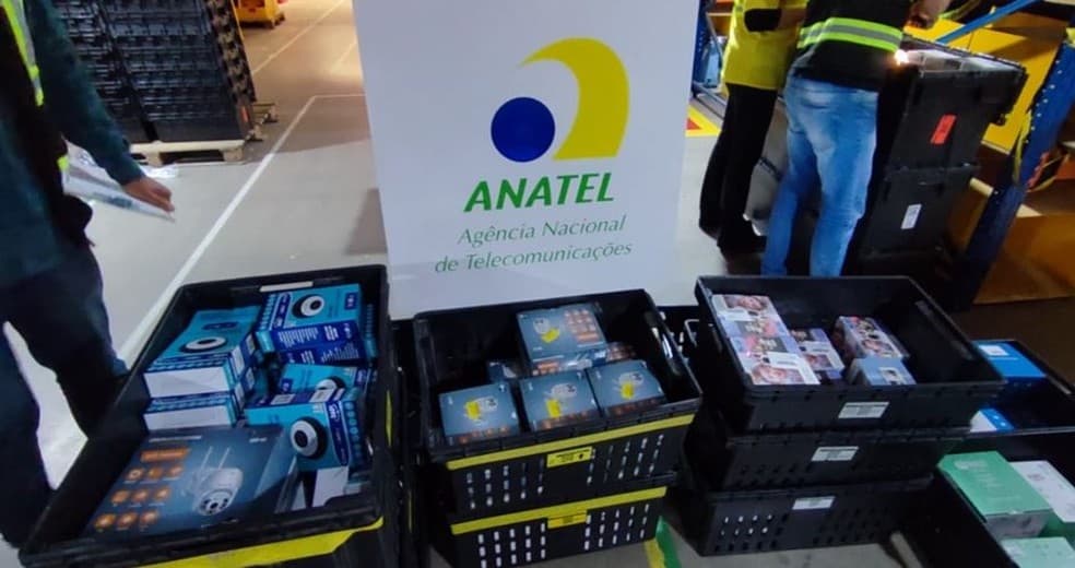Anatel apreende R$ 1,2 milhão em produtos no Mercado