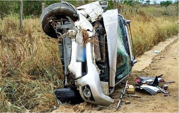 Advogado de Itapetinga sai ileso após sofrer grave acidente próximo a Macarani