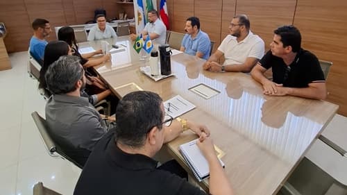 Ibirataia: Prefeito Sandro Futuca se reúne com secretários e acompanha relatórios de atividades