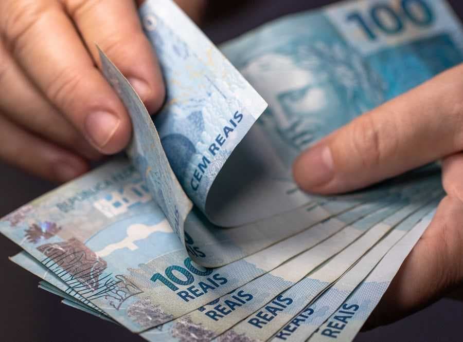 Salário mínimo 2022 passa a ter novo valor previsto com estimativa da inflação