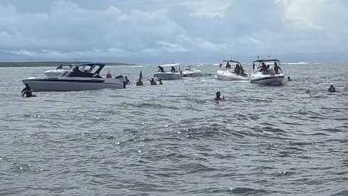 Naufrágio na Bahia: Lancha com turistas afunda parcialmente