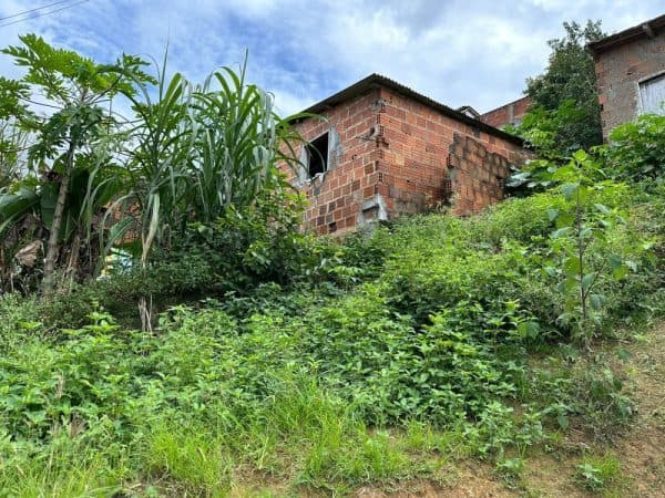 Ubatã: Corpo em estado de gigantismo é encontrado em imóvel da Valdemar Oliveira