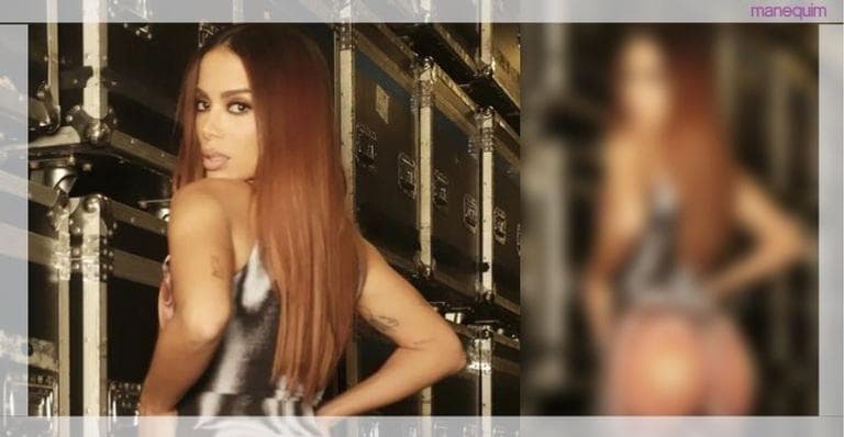 Abusando da transparência, Anitta usa macacão 'diferentão' e com recortes de marca espanhola
