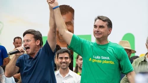 Flávio Bolsonaro cumpre agenda de campanha em Vitória da Conquista nesta quinta-feira