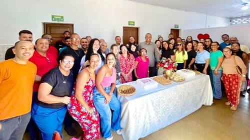 Ibirataia: Secretaria Municipal de Educação realiza homenagem especial pelo Dia das Mães