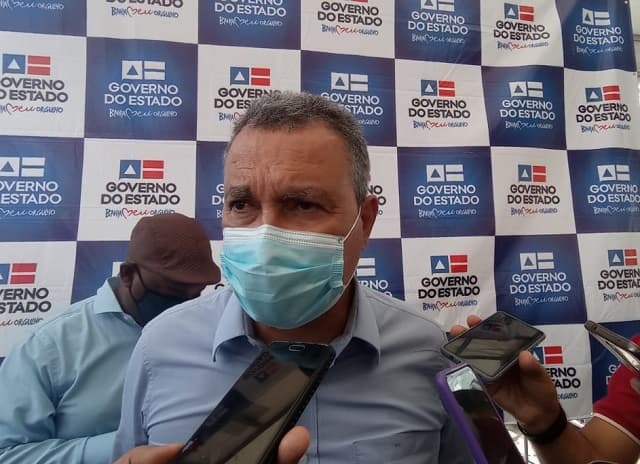 Governador avalia novas medidas de restrições; servidores não vacinados serão demitidos