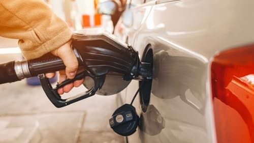 Petrobras reduz preço da gasolina em 5,6% para distribuidoras