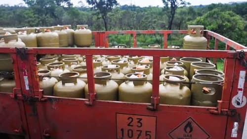 Preço do gás de cozinha sofre redução na Bahia, mas impacto no consumidor será pequeno