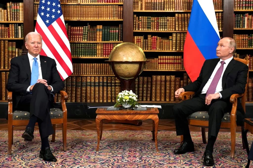 Rússia suspende participação no último tratado nuclear restante com os EUA