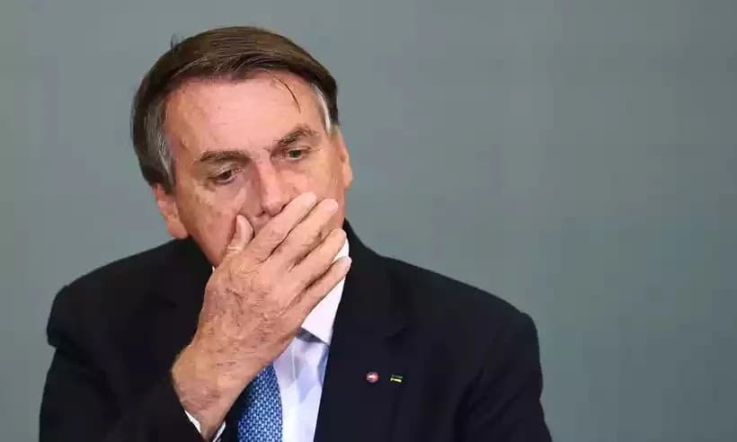 PF faz buscas na casa de Bolsonaro e prende ex-ajudante Mauro Cid em operação contra dados falsos de vacina