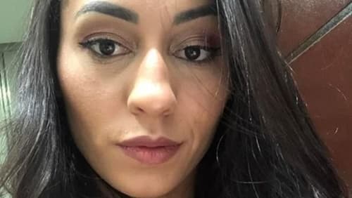 Mulher é encontrada morta dentro de quarto de residência