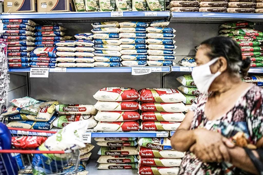 Governo zera imposto de importação de etanol e 6 alimentos para tentar conter inflação