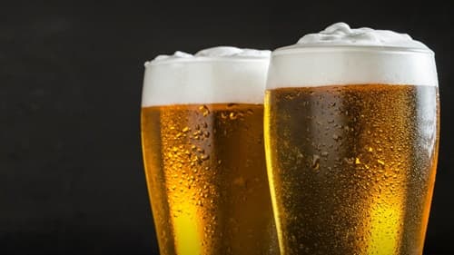 OMS propõe aumento de 50% nos preços de álcool e cigarro até 2035