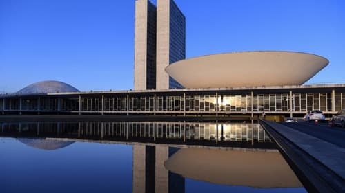 Deputados se mobilizam: Projetos visam revogar restrições em trabalho aos domingos