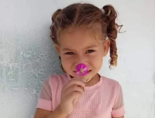 Menina de 5 anos morre ao cair de transporte escolar no norte da Bahia