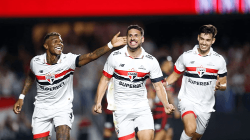 São Paulo derrota Flamengo, tirando o Rubro-Negro da liderança