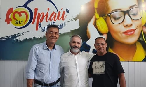 Ibirataia: Elísio do Coal enfatiza a necessidade de renovação e transparência em Entrevista ao Programa Amarelinho Notícias