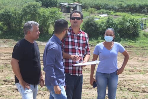 Técnicos da Conder vistoriam terreno onde serão construídas casas para vítimas de enchente