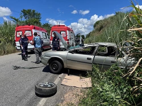 Acidente na BA-650 mobiliza ambulâncias do Samu e Corpo de Bombeiros