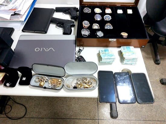 Porto Seguro: Dupla acusada de aplicar golpe de R$ 6 milhões em chinesa é presa