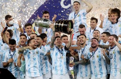 Argentina conquista o tricampeonato mundial e consagra Lionel Messi