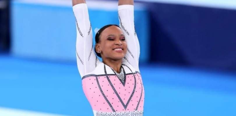 Rebeca salta para o ouro e vira 1ª brasileira com 2 medalhas em uma edição das Olimpíadas