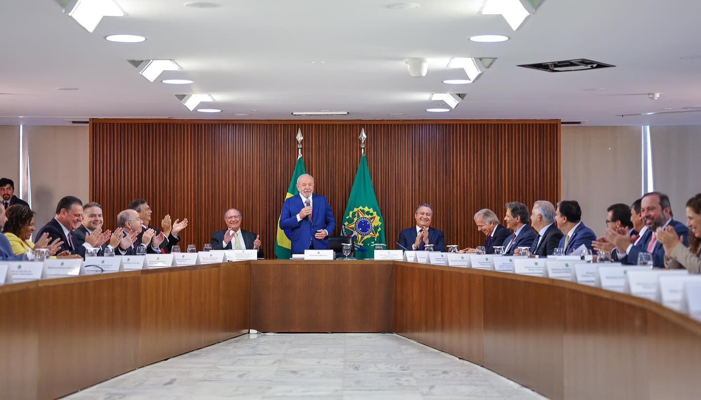 Lula fecha 'primeira sexta' com reunião ministerial: 'sabemos do desafio'.