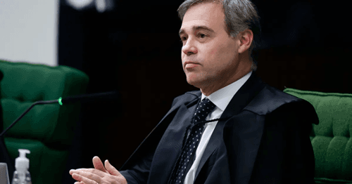 André Mendonça rejeita pedido para barrar reajuste do Bolsa Família anunciado por Lula