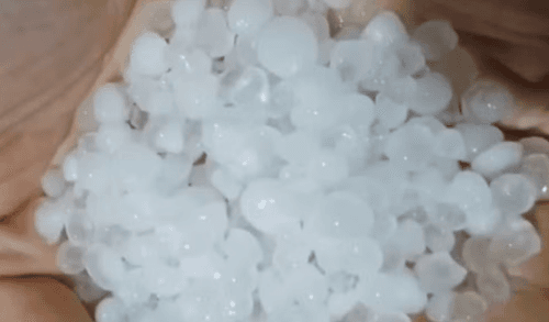 Barreiras tem mais de três mil raios e chuva de granizo após onda de calor