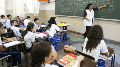 Professores temporários ultrapassam concursados nas redes estaduais, aponta pesquisa