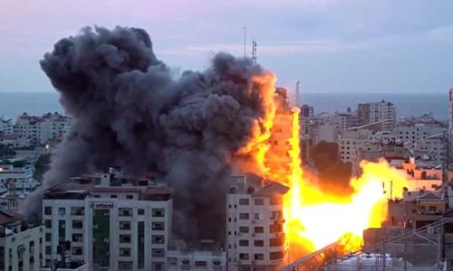 Israel contra-ataca e conflito já tem ao menos 500 mortos