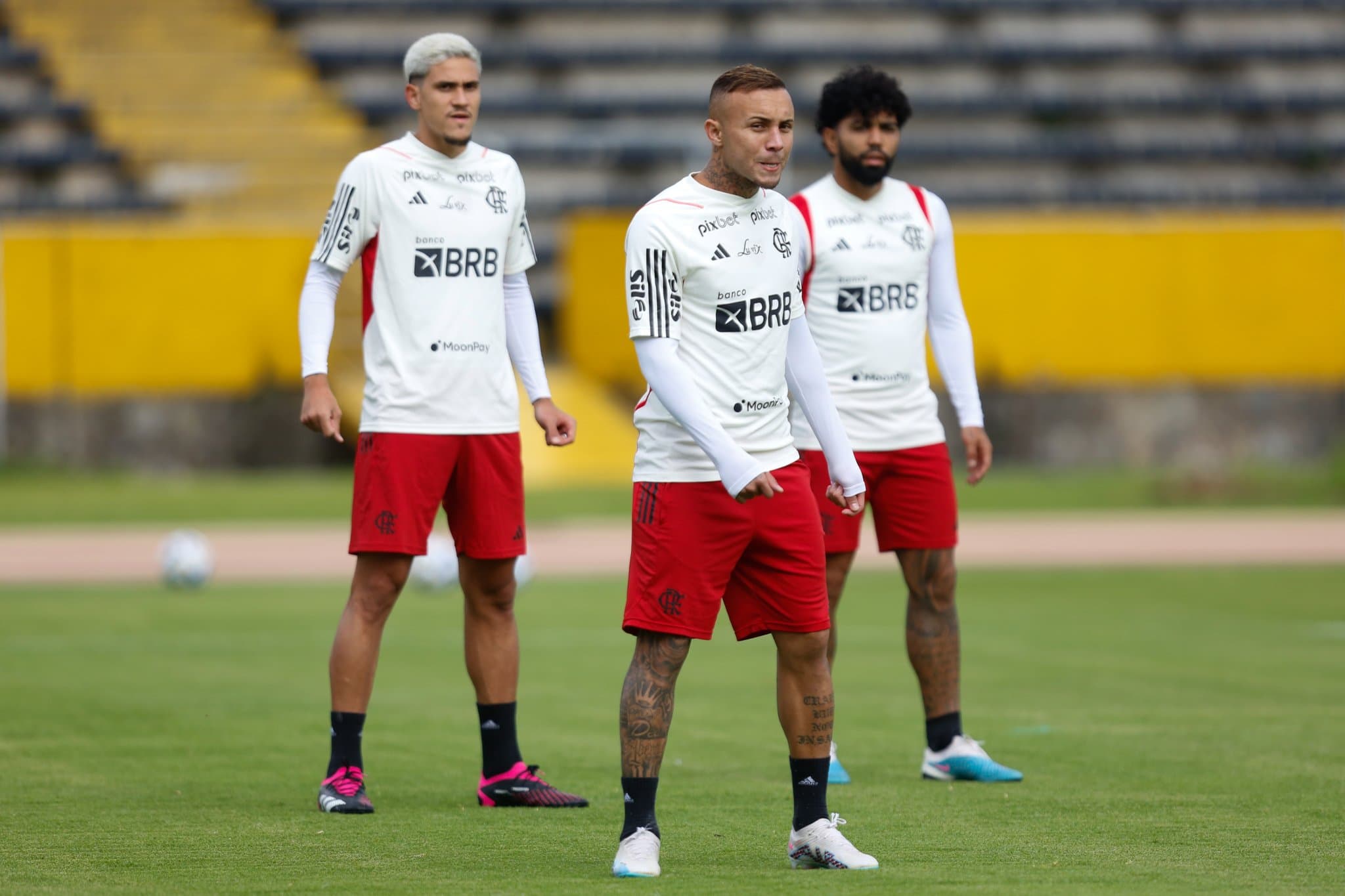 Flamengo enfrenta Del Vall em busca do título da Recopa Sul-Americana