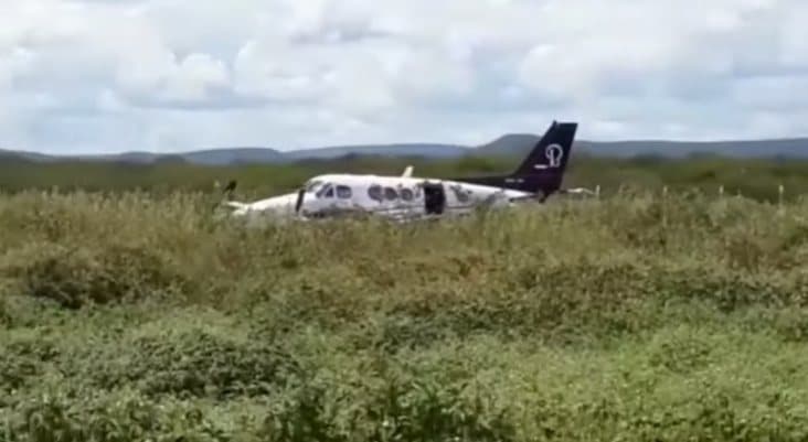 Avião faz pouso de emergência em cidade na Bahia