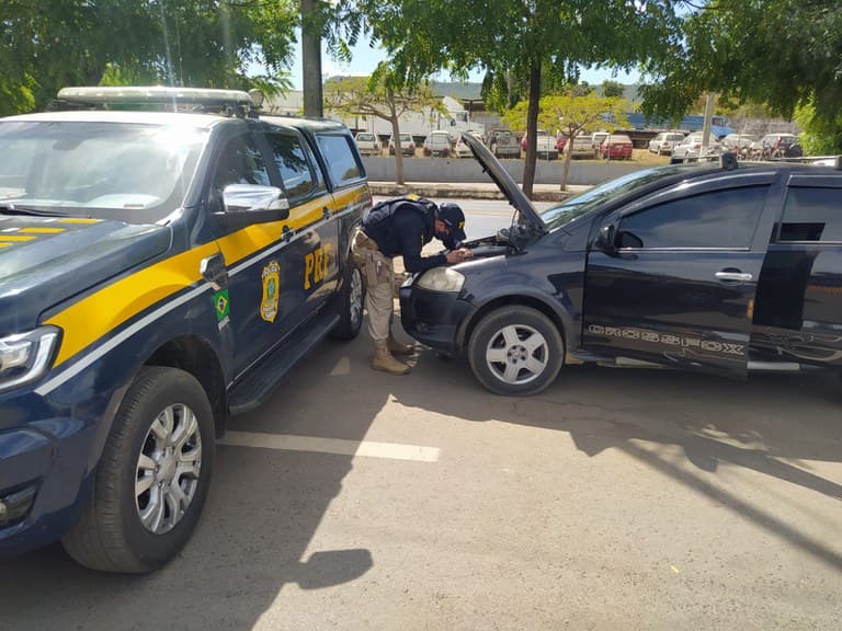 Carro furtado em Ipiaú é recuperado pela PRF em Barreiras