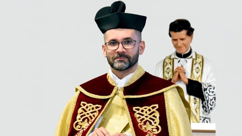 Bispo afasta padre por 30 dias após manifestação política durante missa no Paraná