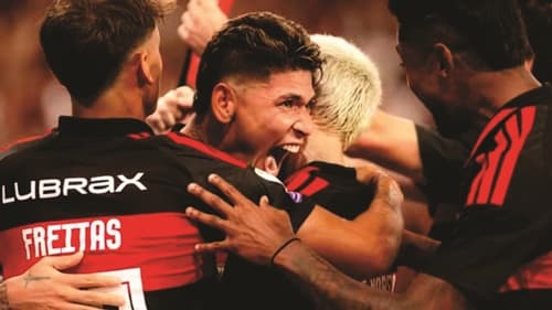 Flamengo vence o Fluminense, mantém liderança e amplia sequência invicta no Brasileirão