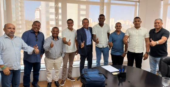 Em Salvador, vereadores de Ibirataia selam acordo e formam chapa “Legislativo Forte” para eleição da Câmara