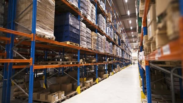 Multinacional oferece 250 vagas para auxiliar de logística sem experiência no mercado