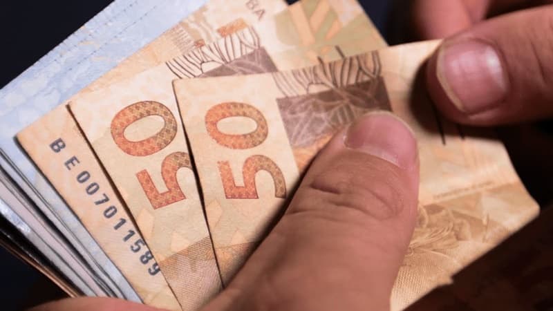 Pesquisa Quaest aponta que 69% dos brasileiros percebem aumento de renda no último ano