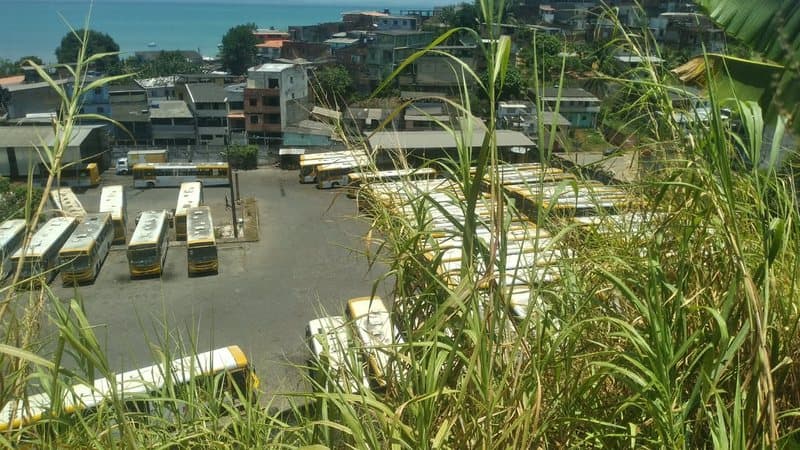 Fiscalização encontra mais de 900 ônibus parados em garagens de Salvador