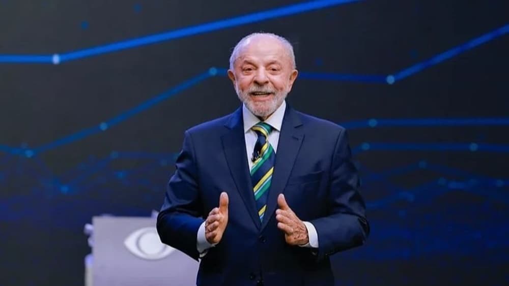 Lula ultrapassa Flávio Bolsonaro por pequena margem em nova parcial da apuração